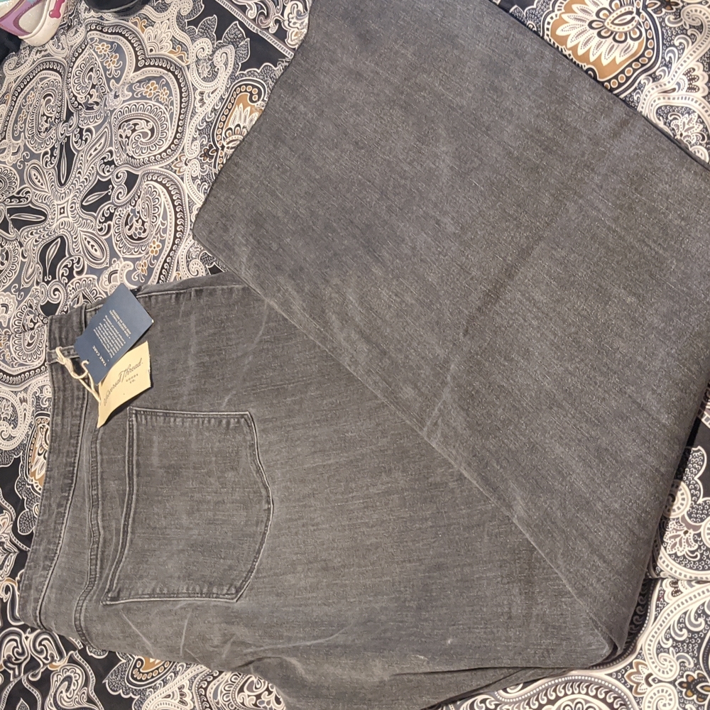 Grey Jeans/ universal threads / 26 wide/ NWT